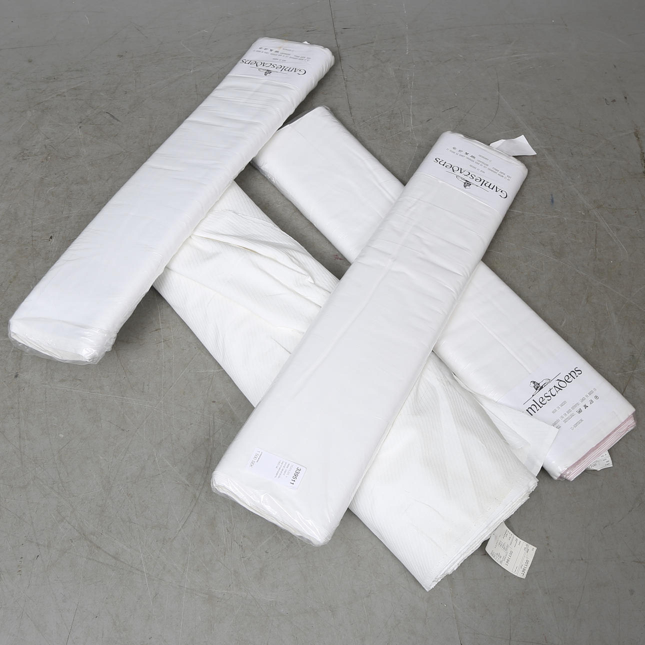 TEXTILER, 4 delar, bland annat lakansväv, Gammelstadens, 1900-tal.