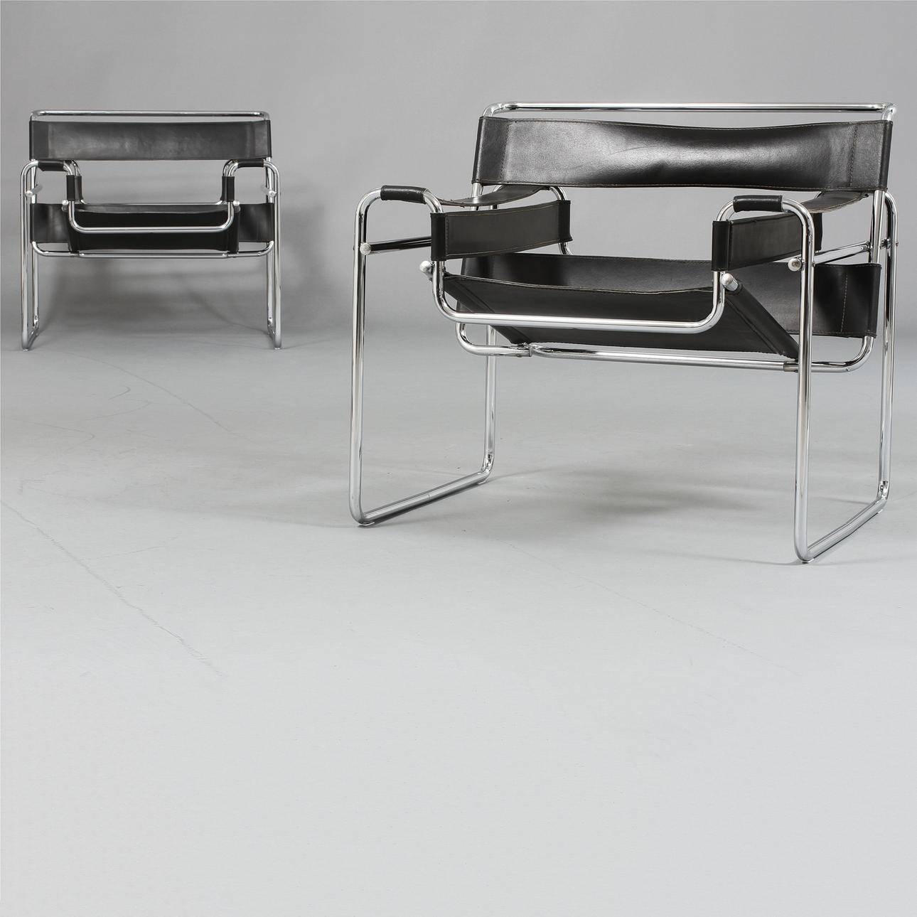 FÅTÖLJER, 2 st "Wassily" efter Marcel Breuer.