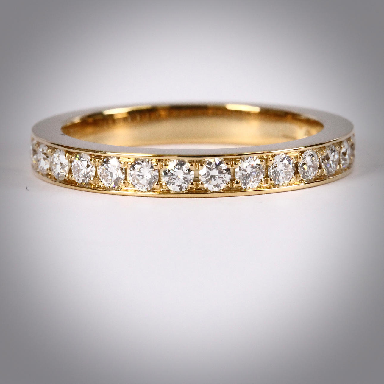 HALVALLIANS, diamanter 0,42ct, 18K.