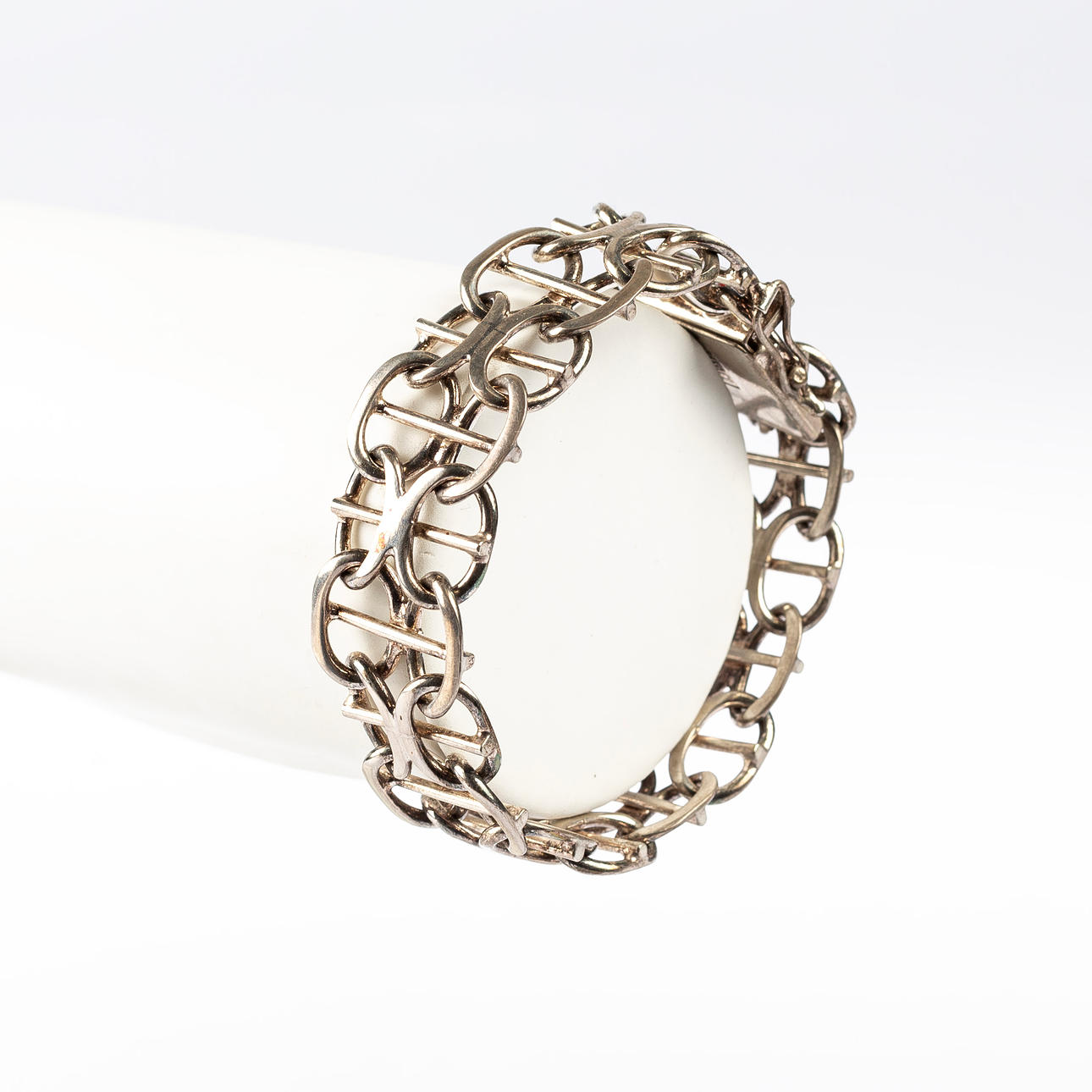 A bracelet, X-link, silver 830S. 40.23g.
