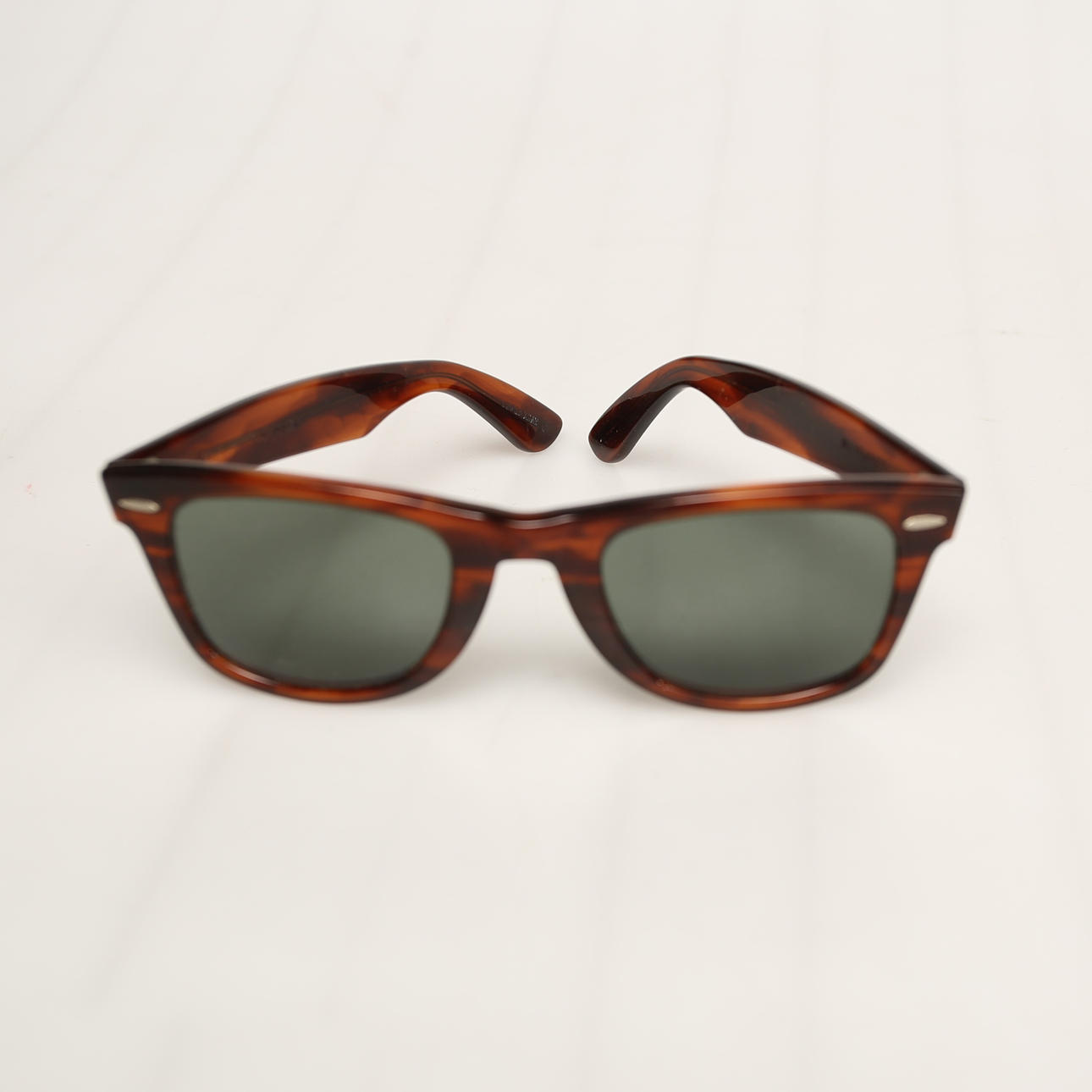 SUNGLASSES, Ray Ban Wayfarer in case.