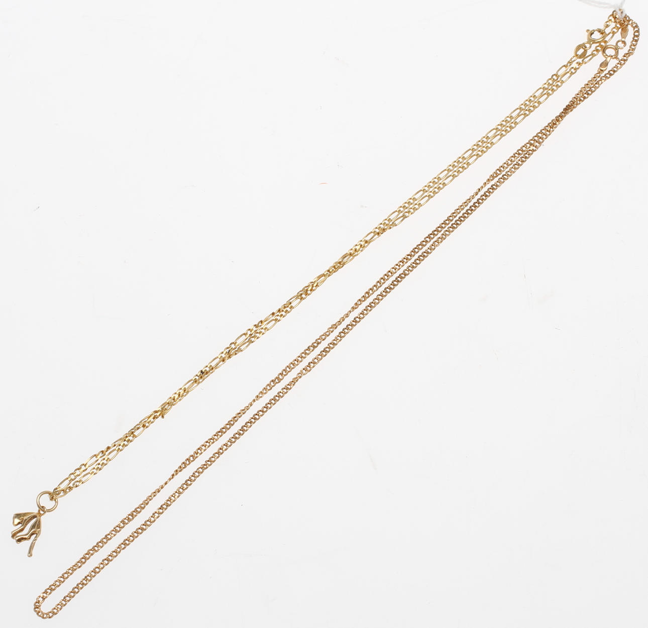 KEDJOR, två stycken, samt BERLOCK, 18k guld. vikt ca 9 gram.