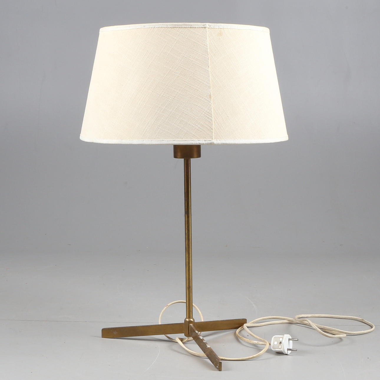 BORDSLAMPA, mässing, Bergboms, 1900-talets mitt.