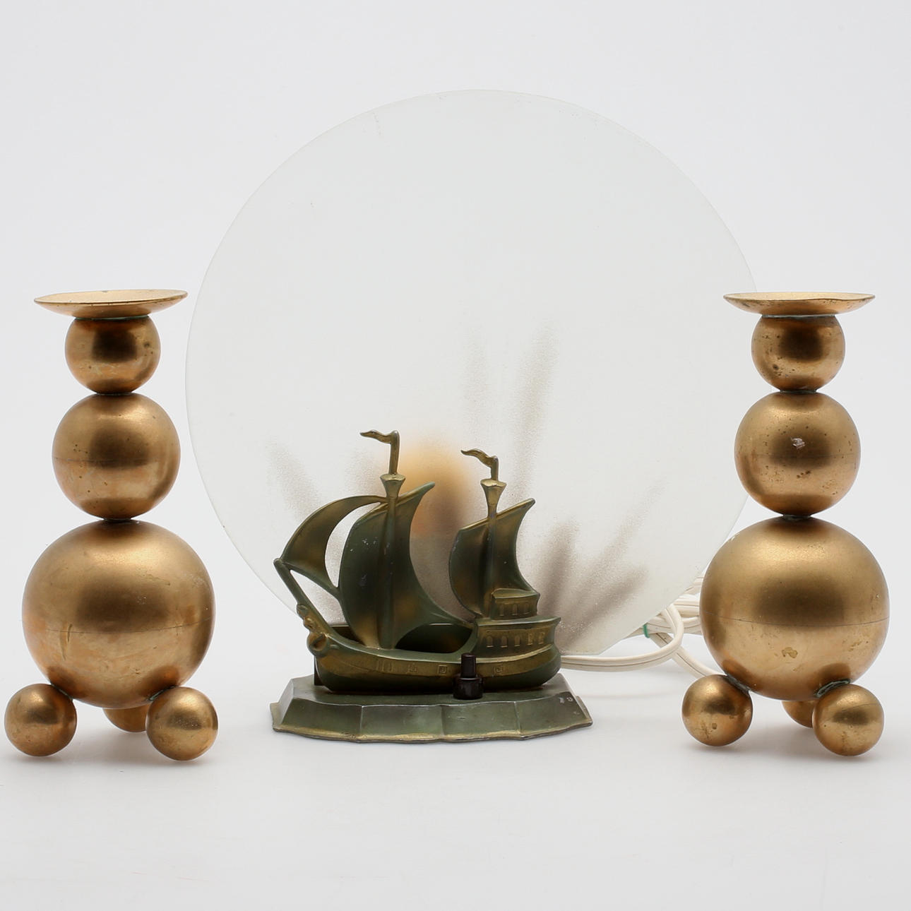 MALMLJUSSTAKAR, ett par, Gusom, samt BORDSLAMPA, Art Deco, 1900-tal.