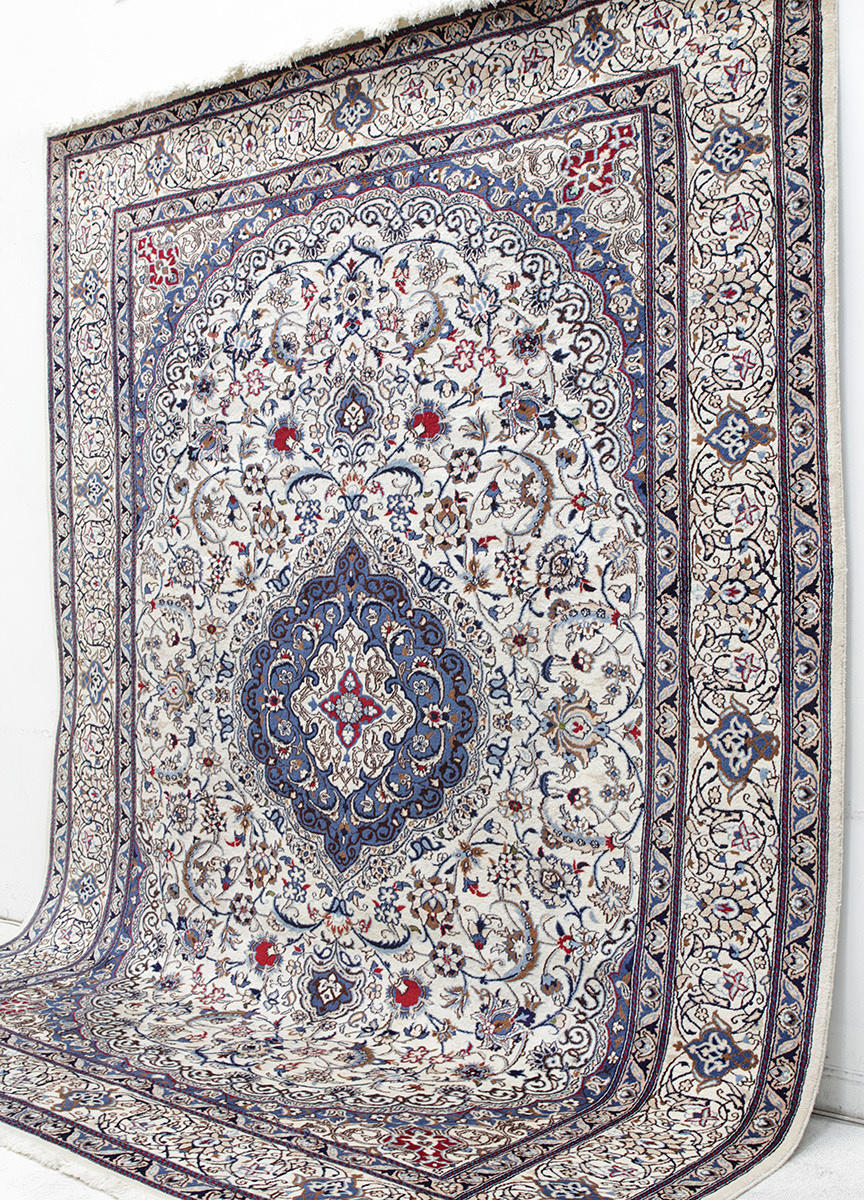 MATTA, Persisk, Nain med silkesinslag, 390 x 300 cm.