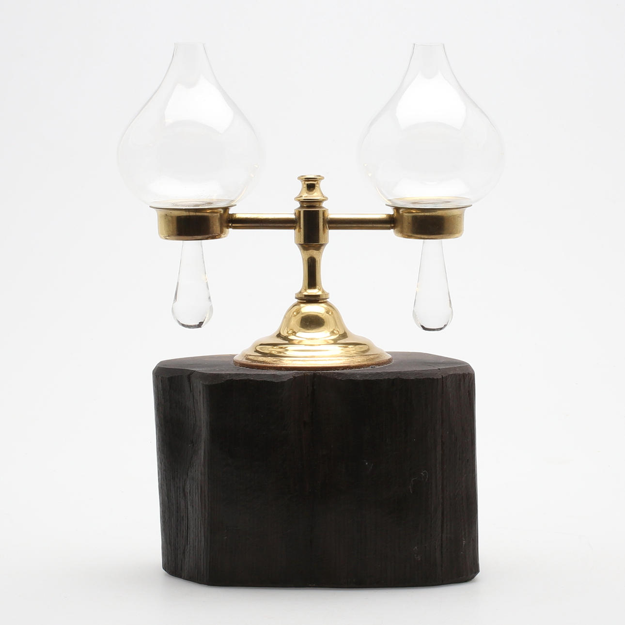 SOUVENIR, på träsockel från Amiralskeppet Rikswasa, trät daterat till 1599.