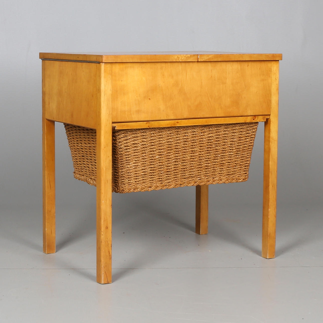 SYBORD, trä och rotting, 1940-tal.