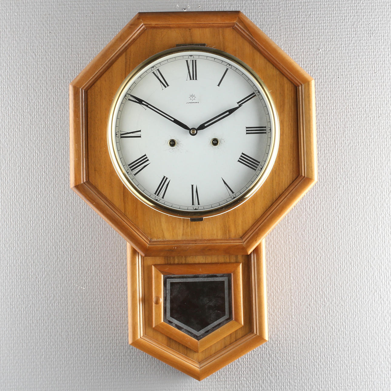 VÄGGUR, Junghans, trä och mässing, 1900-tal.