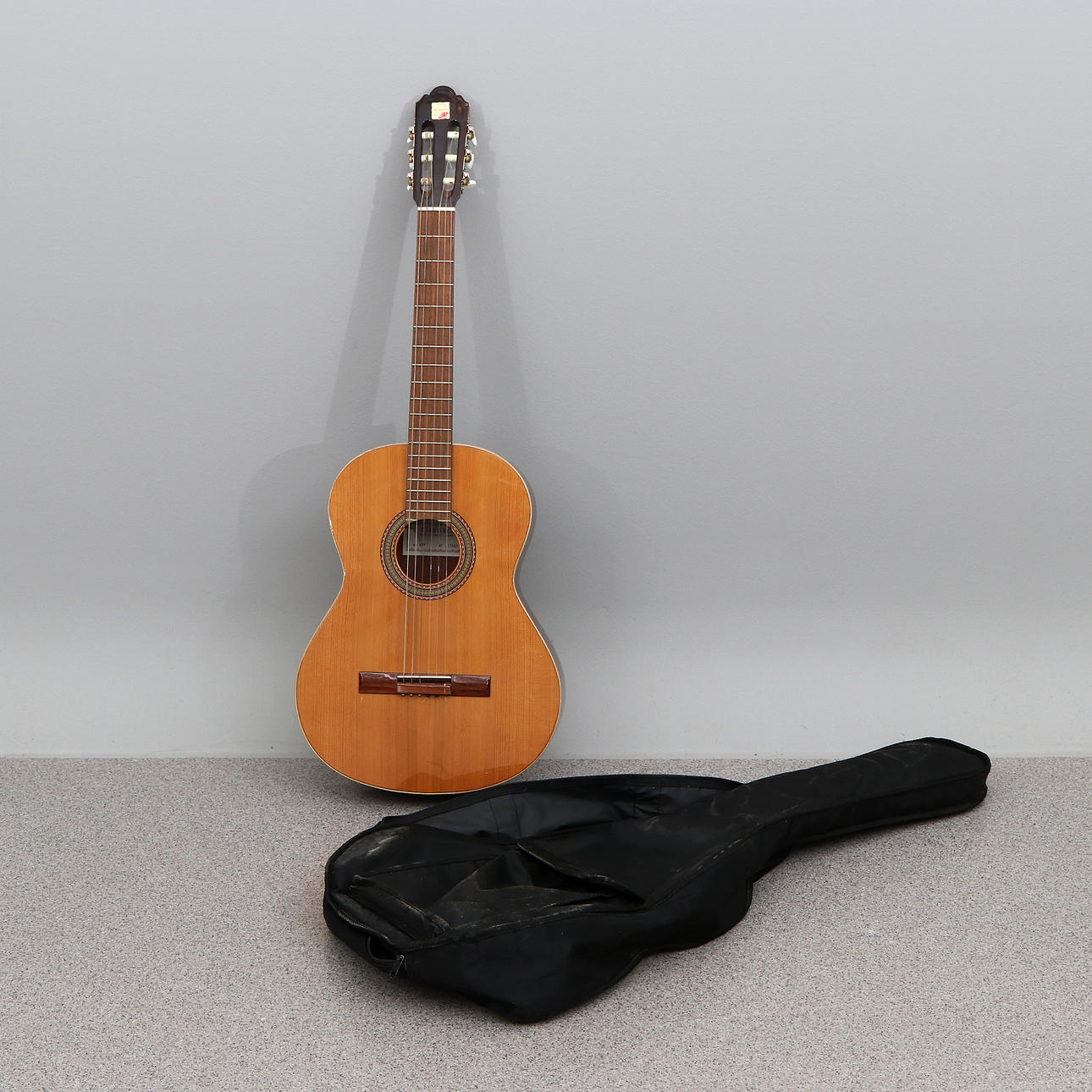 ALHAMBRA, AKUSTISK GITARR. Made in Spain. Serienr 017647.