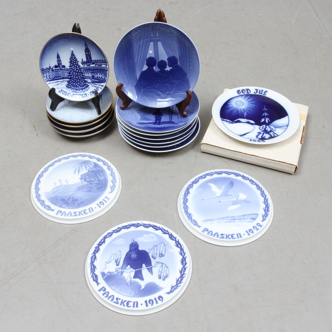 JULTALLRIKAR OCH PÅSKTALLRIKAR, 16 st, mestadels Bing & Grøndahl.