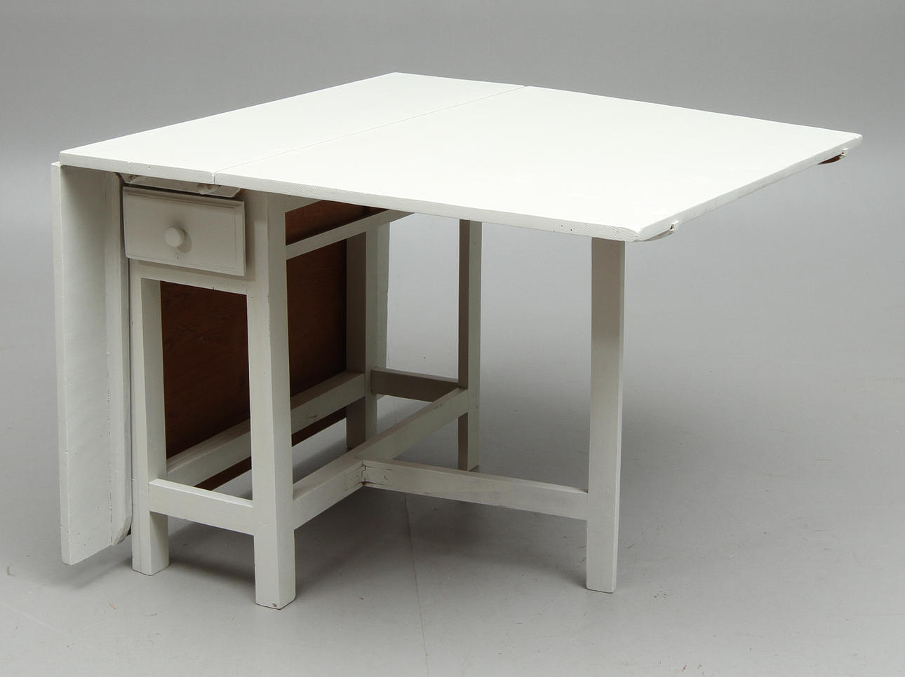 SLAGBORD, med två lådor i sargen, 1800-tal.