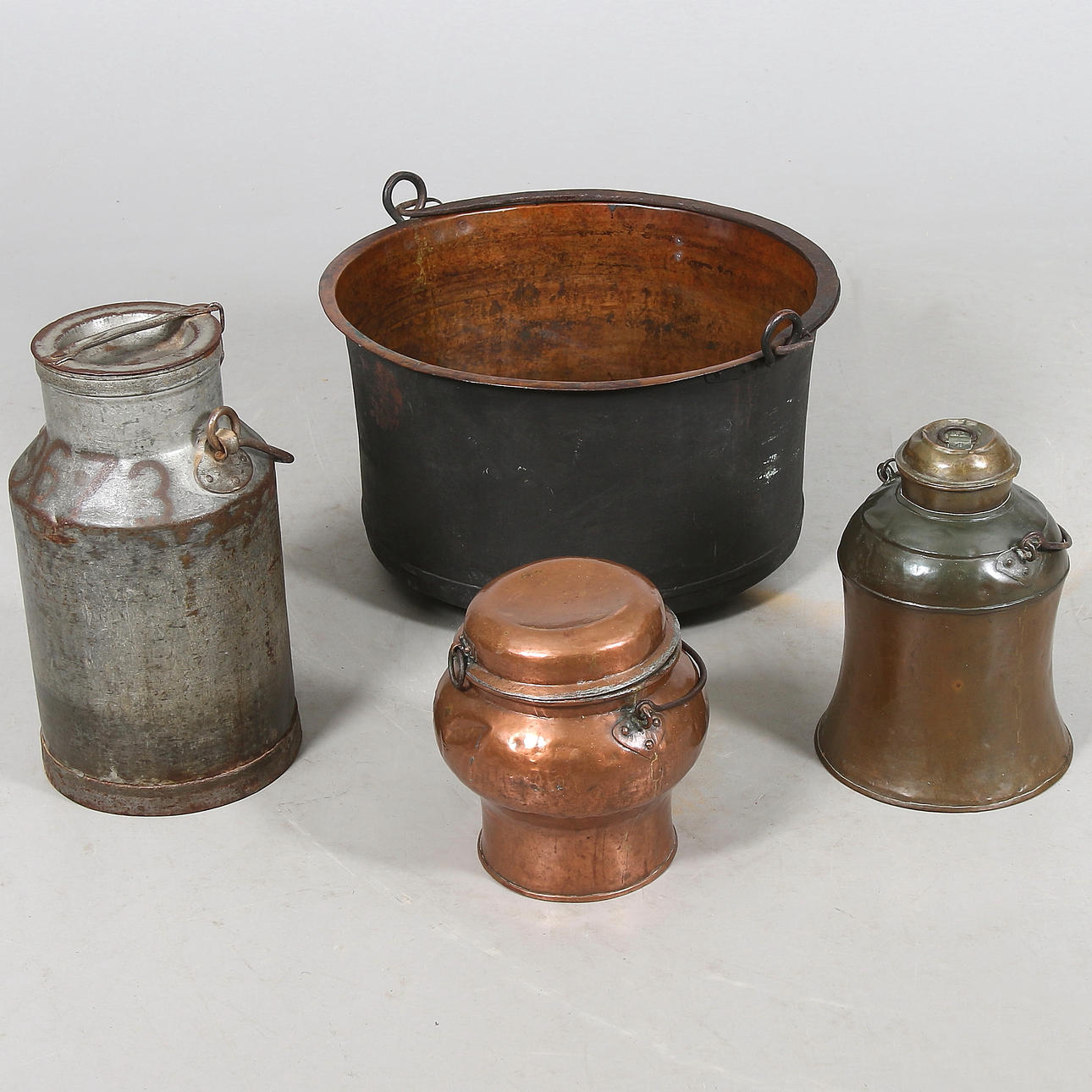 KOPPARFÖREMÅL, 4 delar, 1800-tal.
