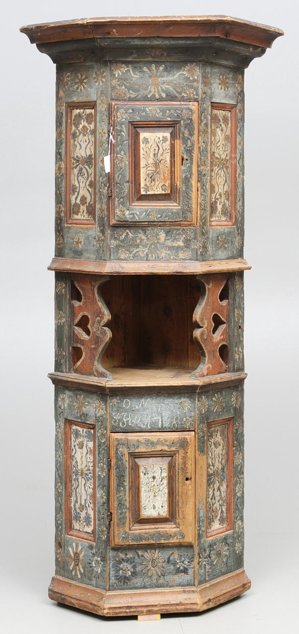 HÖRNSKÅP, Allmoge, Norge, sannolikt Gudbrandsdalen, originalmålning, daterat 1798.