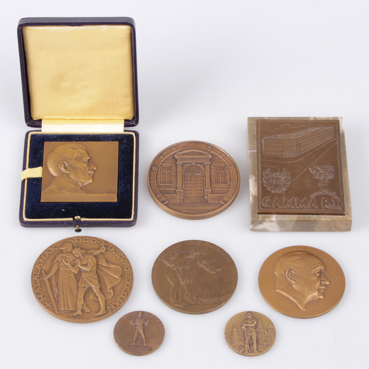 MEDALJER, 8 st. Brons, mestadels Ungern.