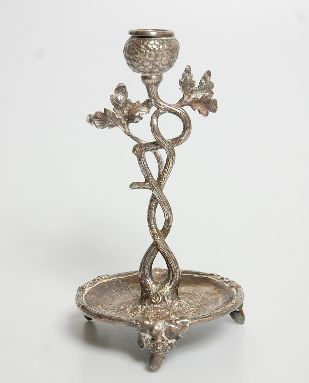 LJUSSTAKE, med eklövsdekor, WMF.