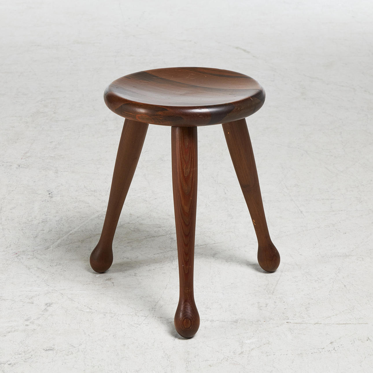 PALL, mörkbetsad furu, 1900-tal.