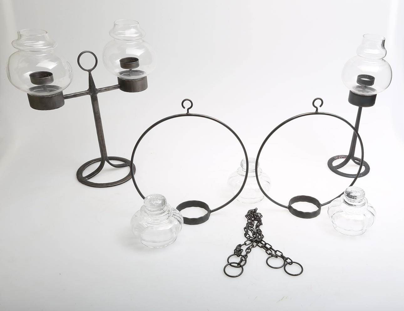 LJUSSTAKAR och HÄNGLYKTOR, 2+2 st, glas och järnsmide, Boda, 1960/1970-tal.