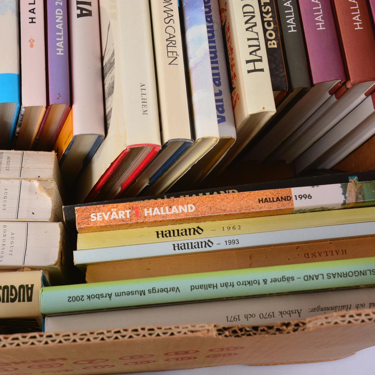 PARTI HALLANDSBÖCKER, 1-låda.