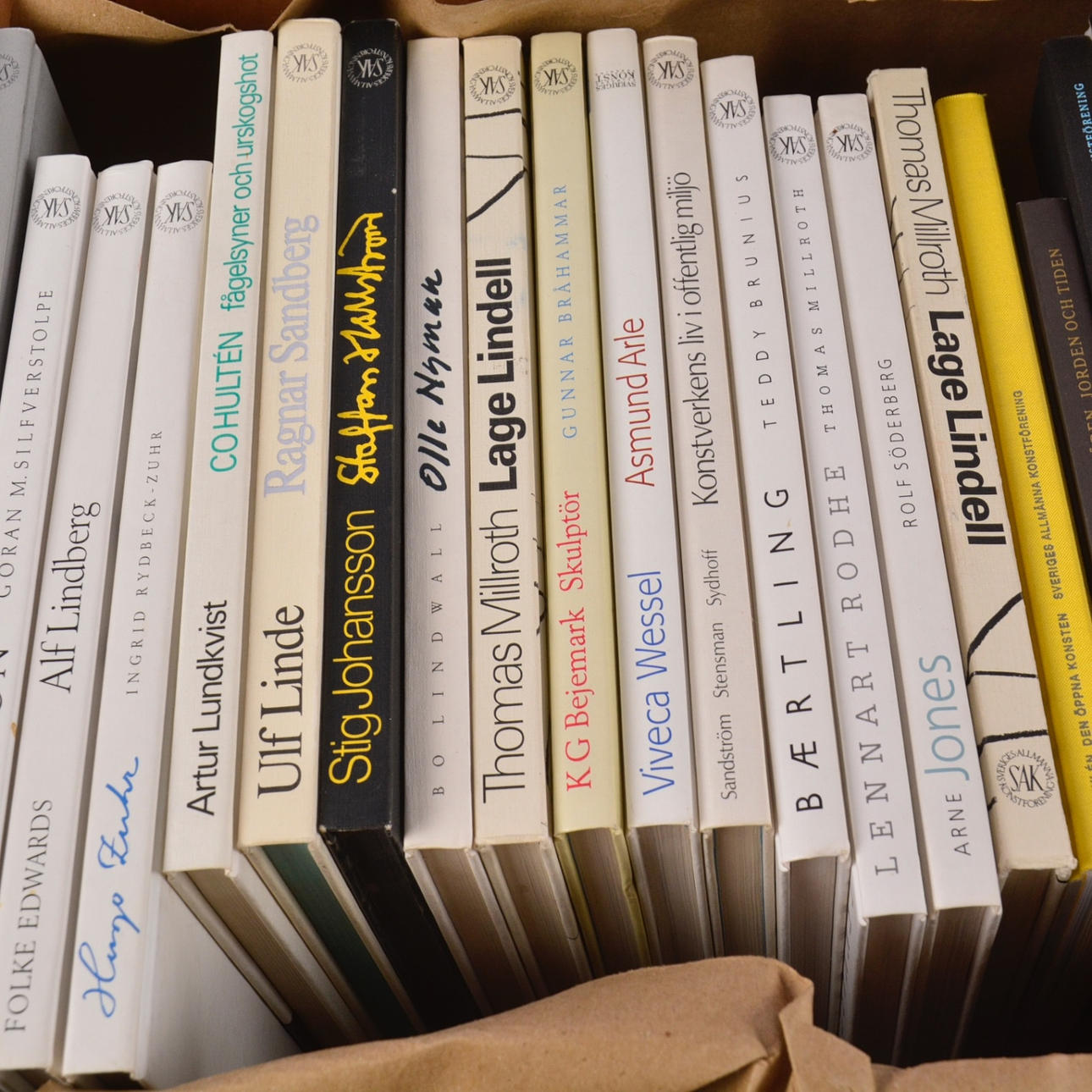 LOT ART BOOKS, 1 kasse.