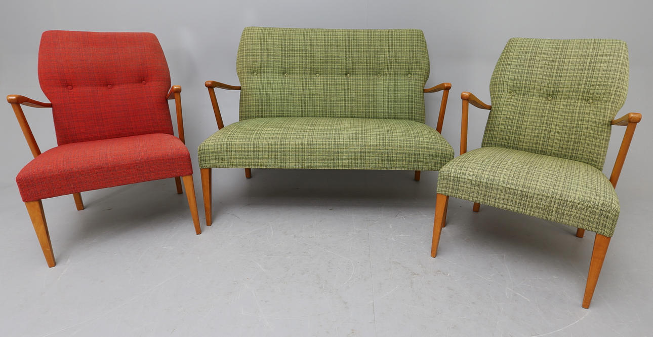 SOFFA samt 2 FÅTÖLJER, 3 delar, 1900-talets mitt.