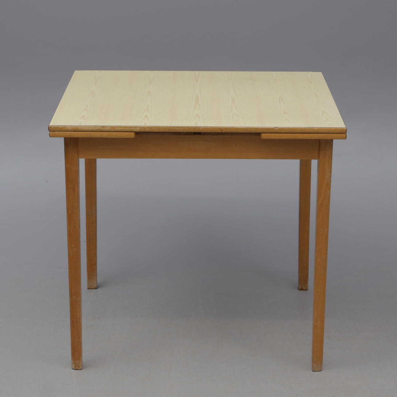 KÜCHENTISCH, mit Perstorp-Platte.