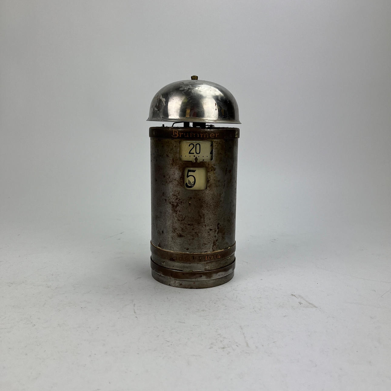 Ein Wecker, Brummer Modell 1910, Gustav Becker.