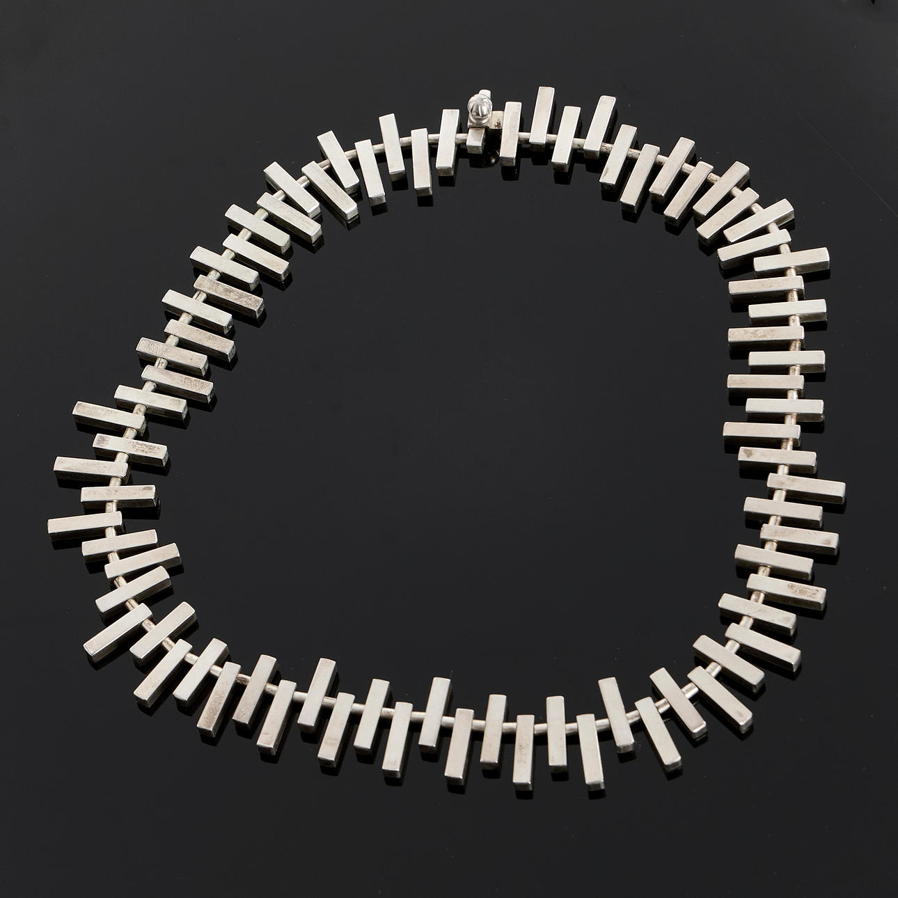 BENT KNUDSEN. Collier, sterlingsilver, Danmark, 1960-tal.