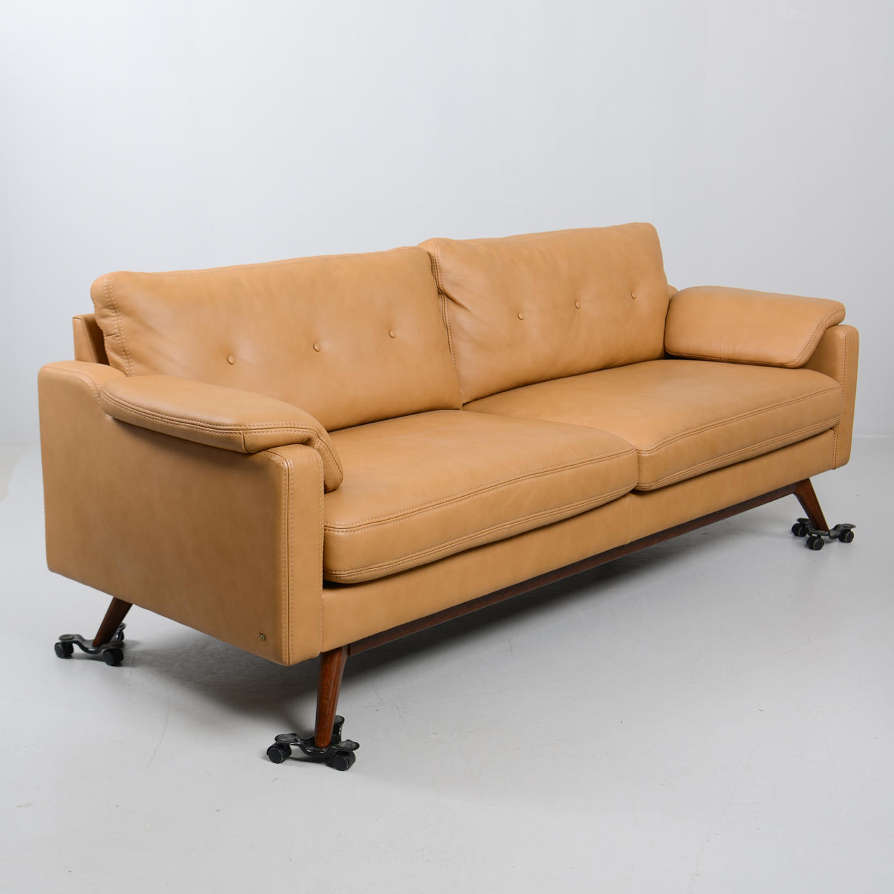 SKINNSOFFA, BD Möbel, Finland.