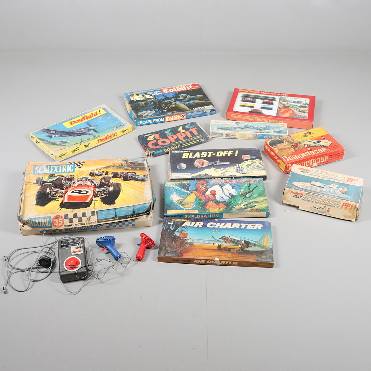 HORNBY BOXED TRAIN SET, SCALEXTRIC SET & BOXED GAMES.