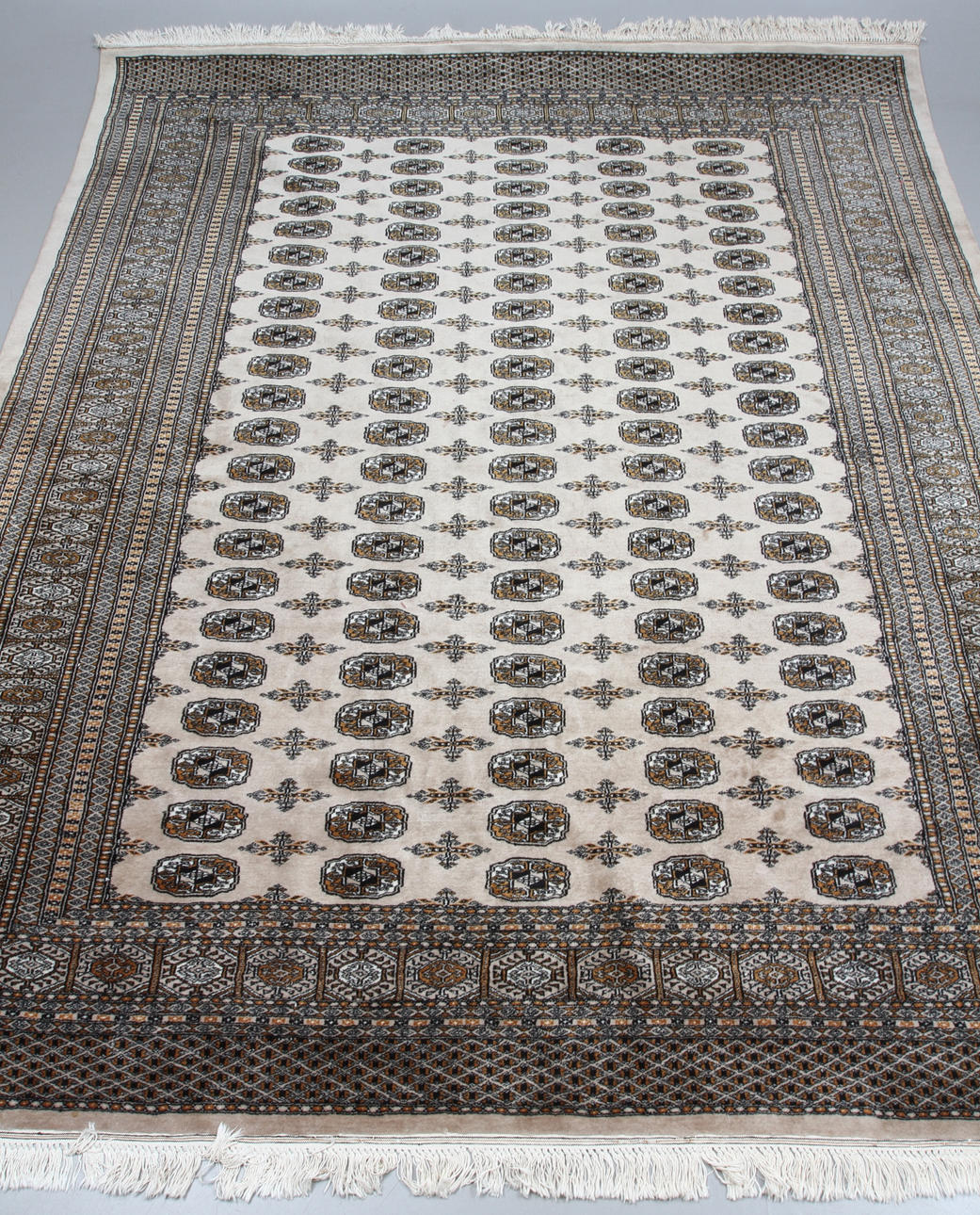 MATTA, orientalisk, ca 307 x 250.