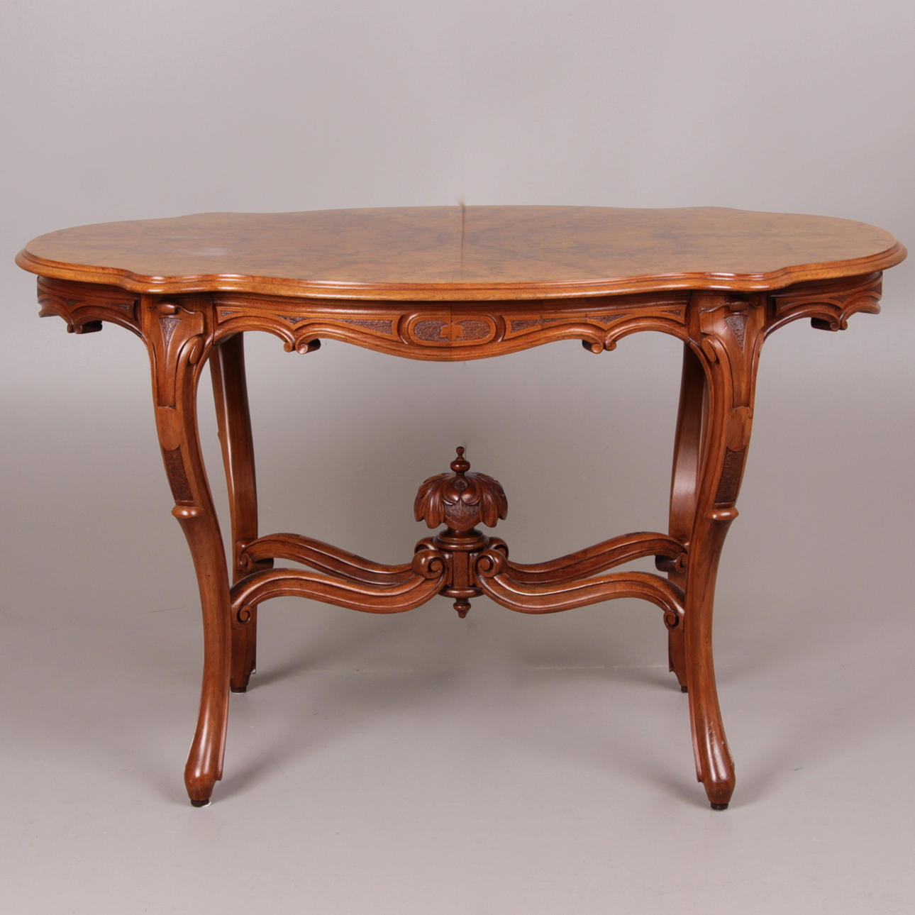 SALONGSBORD, med bordsskiva av rotfaner, nyrokoko, 1800/1900-tal.