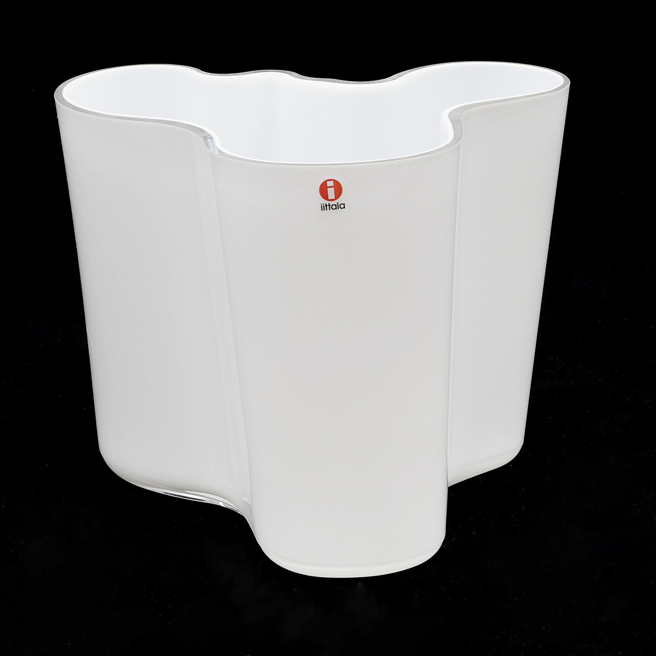 ALVAR AALTO. VASE, „WIRSING“, IITALA.