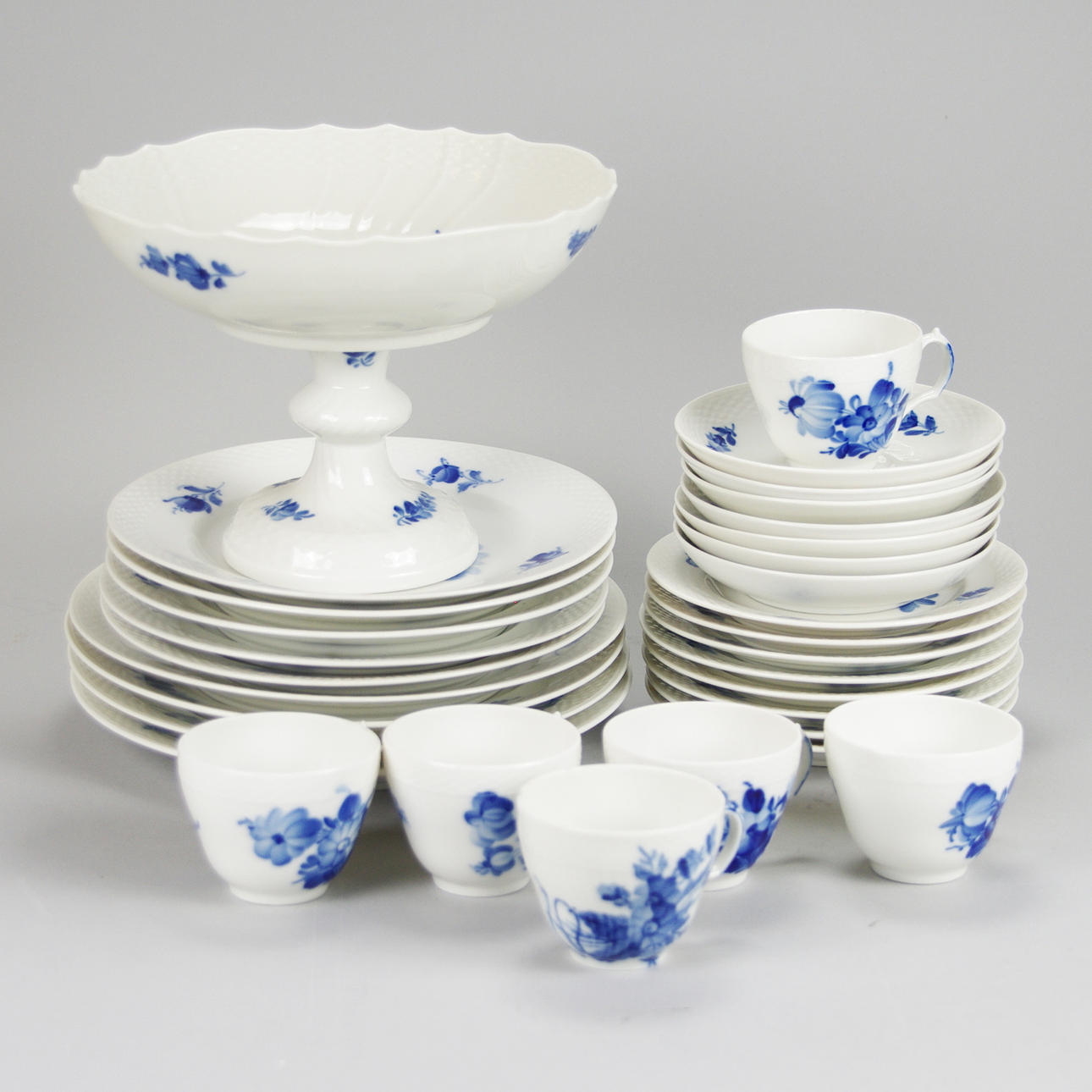 SERVISDELAR, "Blå blomster", Royal Copenhagen.