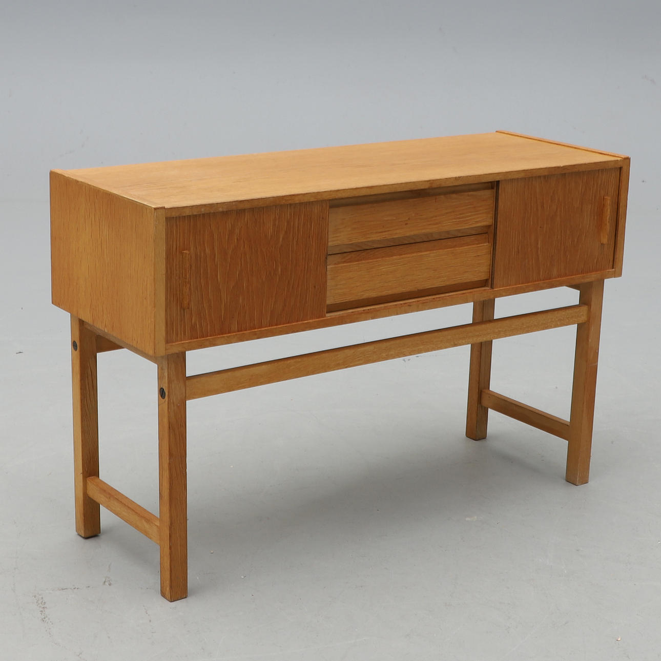 SALIKALUSTUS, 1960-luvun tyyli.