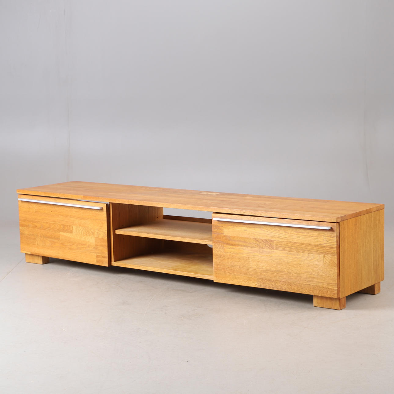 MEDIAMÖBEL, ek, 2000-tal.