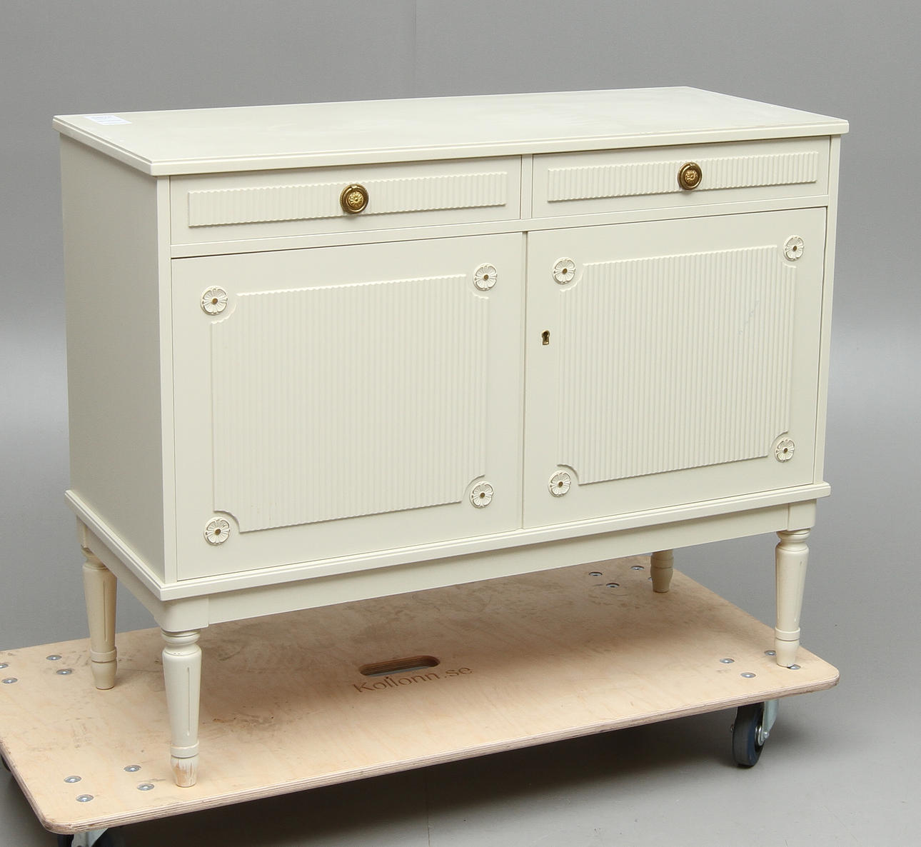 SIDEBOARD, gustaviansk stil, 1900-tal.