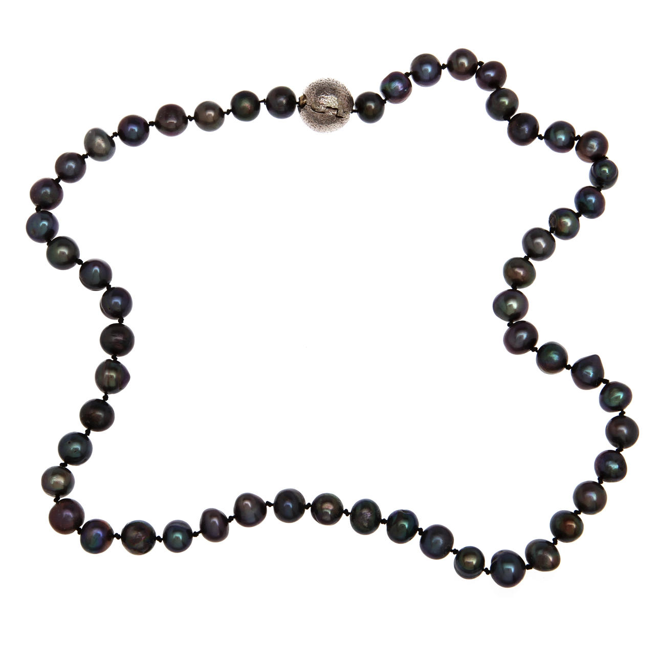 PÄRLCOLLIER, odlade och färgade pälor, silverlås.