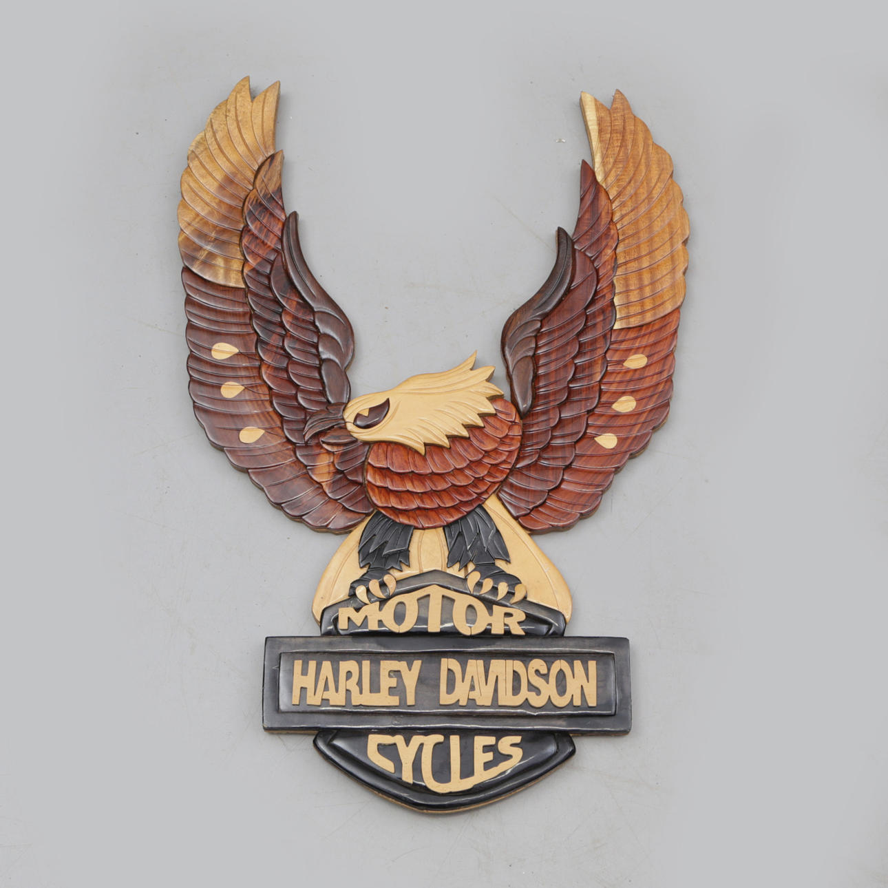 Wall mural, with text Harley Davidson.