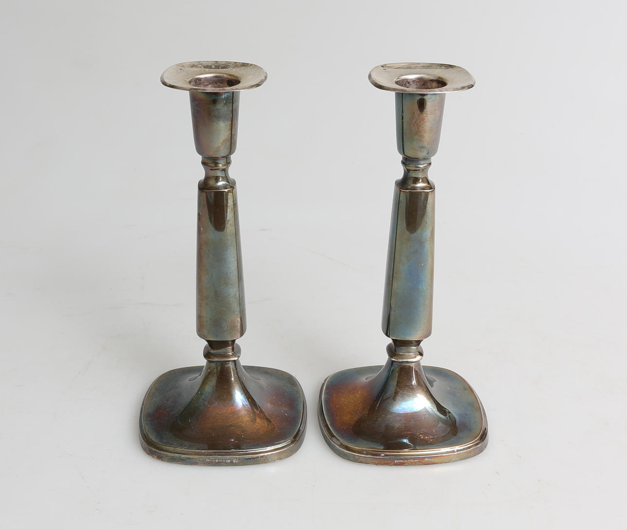 LJUSSTAKAR, silver, 1 par, Tore Eldh för K&EC, Göteborg, S9 (1968) resp U9 (1970).