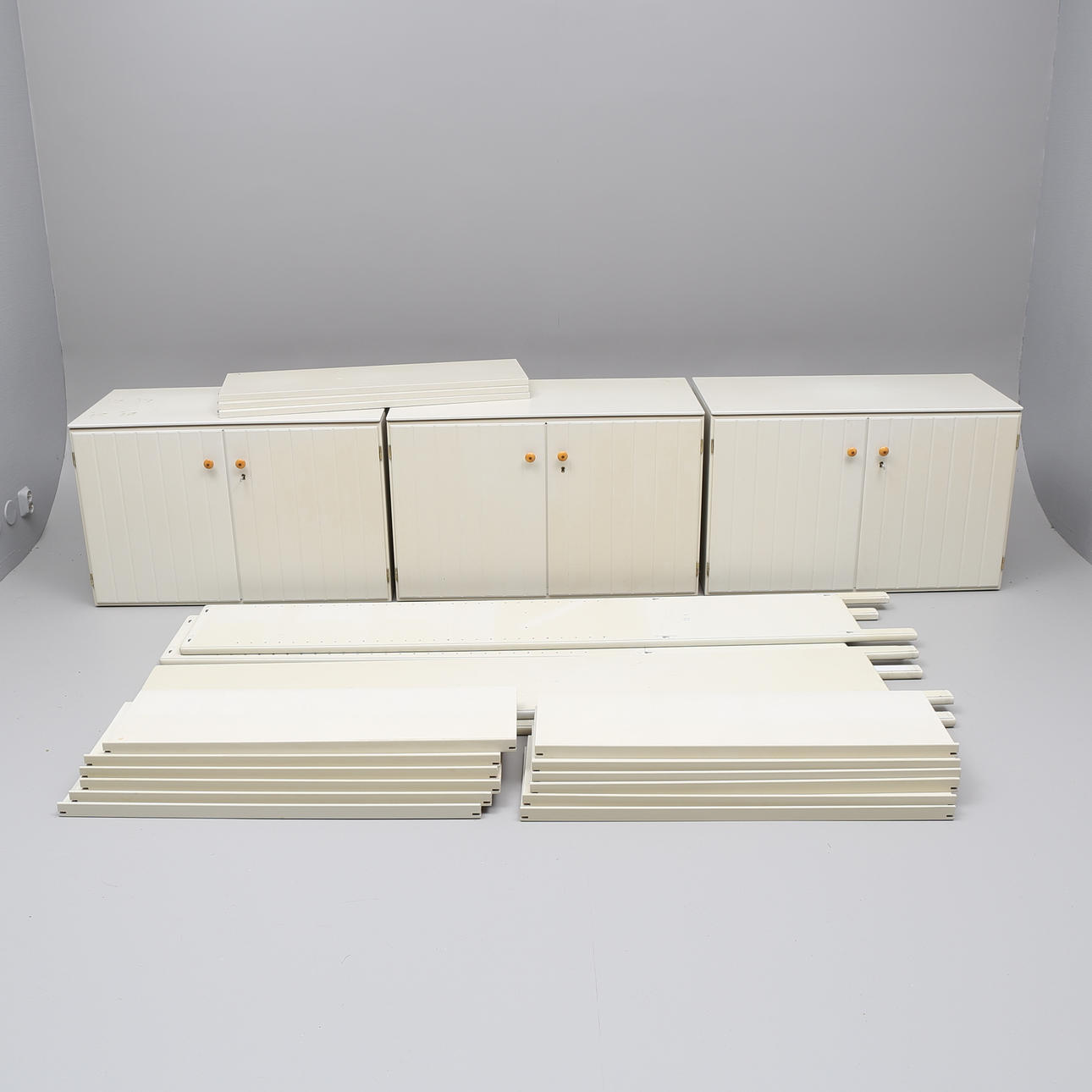 BOKHYLLA, 3 sektioner, "Triva", Nordiska Kompaniet.