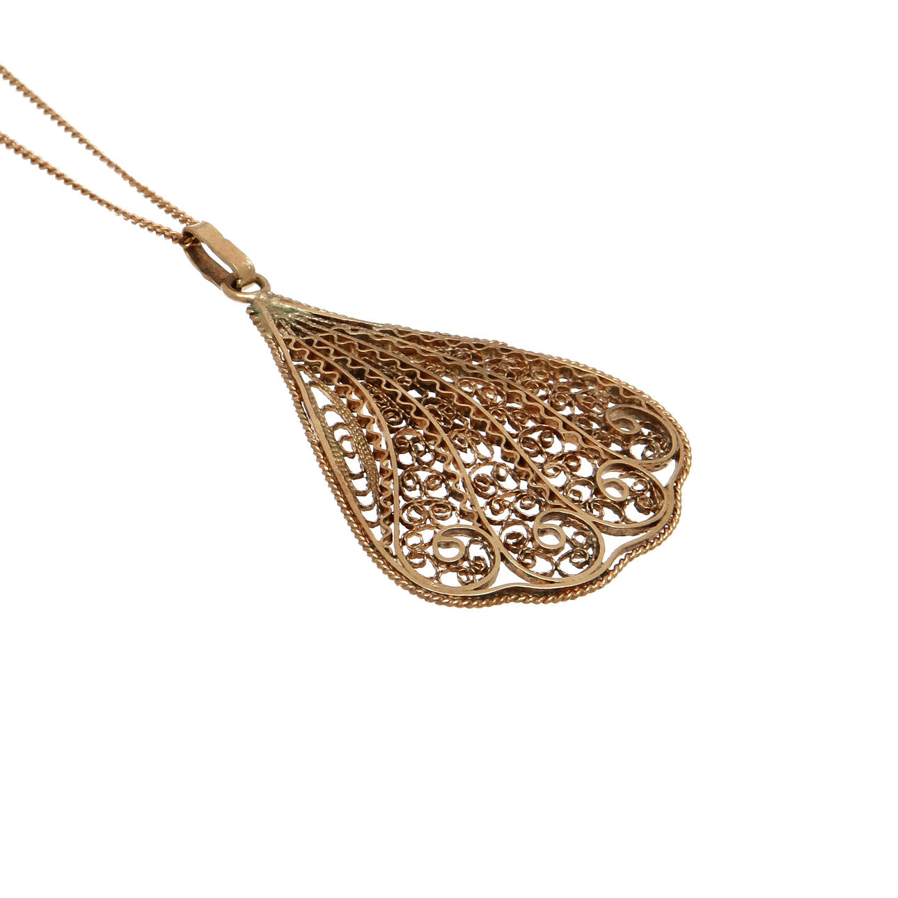 HALSBAND, kedja i 18 K guld. Berlock i 14 K guld. Vikt 4.5 gram.