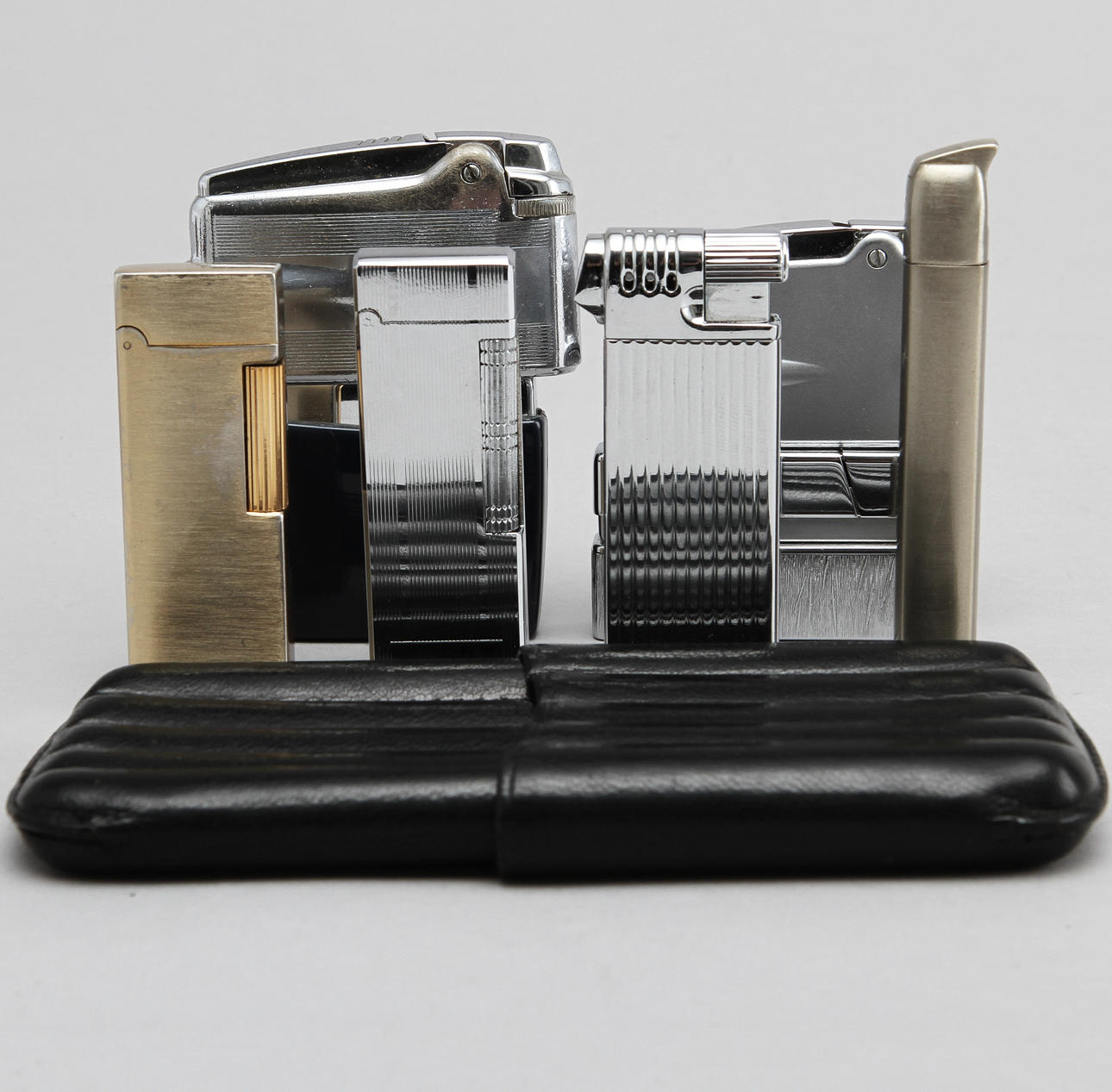 TÄNDARE, 8 st samt CIGARRETUI.