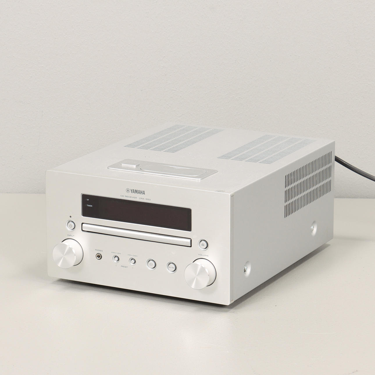 MIKROSTEREO Yamaha CRX-550.