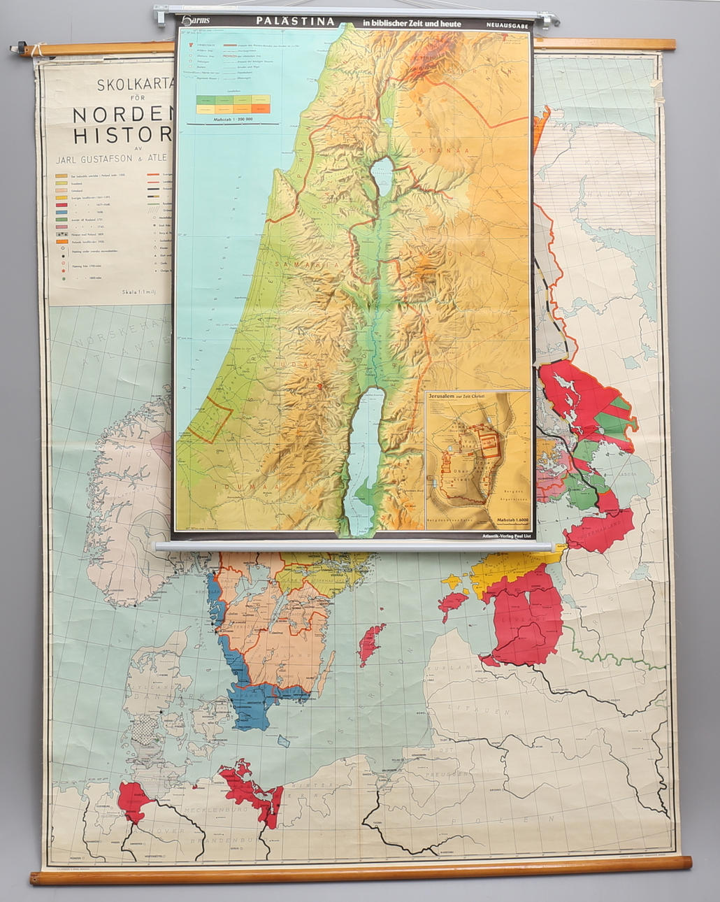 SKOLKARTOR, 2 st, "Nordens Historia" samt "Palestina".