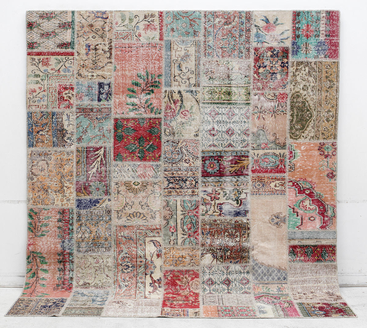 MATTA, carpet patchwork, 295 x 253 cm.