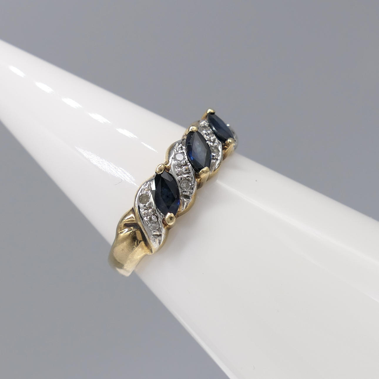 SAFIR & DIAMANT guldring.