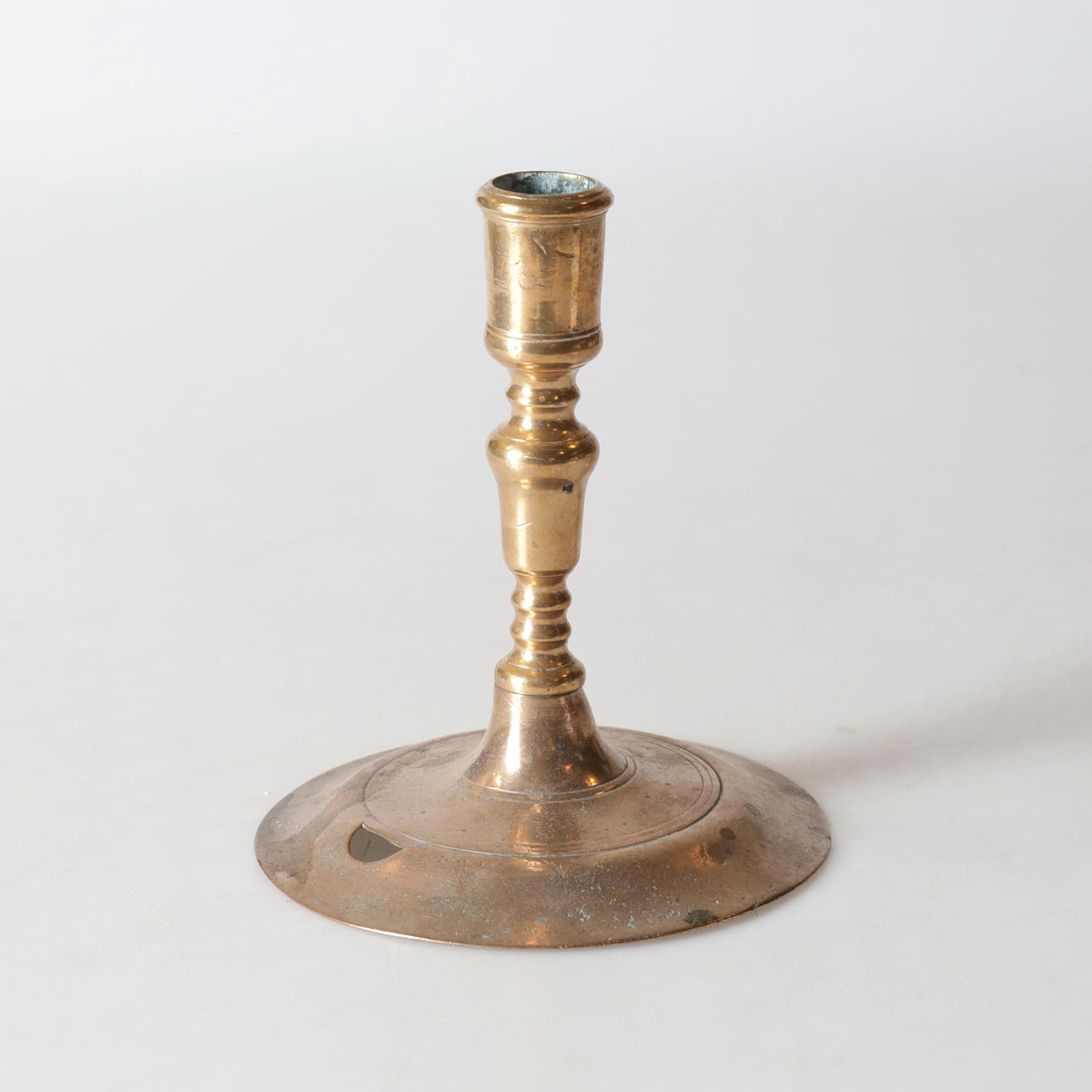 LJUSSTAKE, mässing, 1700-tal.