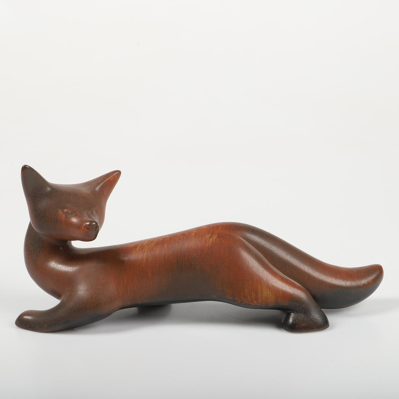 GUNNAR NYLUND. Figurin, räv, stengods, Rörstrand. Keramik & Porslin ...