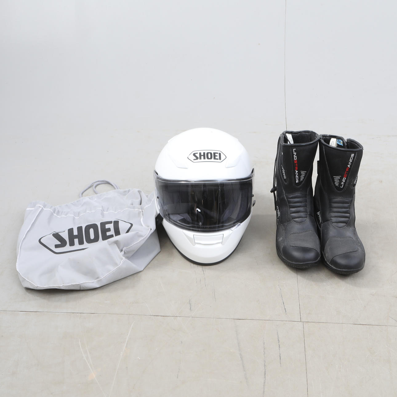 Motorcycle boots, Lindstrands and INTEGRAL HELMET.