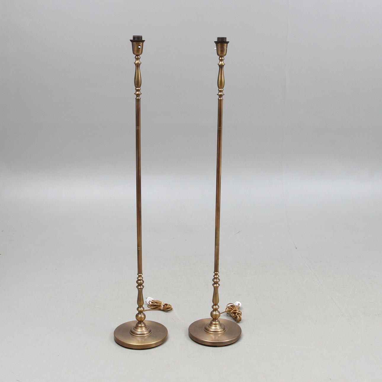 GOLVLAMPOR, 1 par, Einar Bäckströms lampfabrik, omkring 1900-talets mitt.